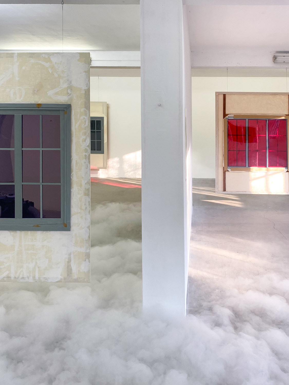 installation view smoke — Charlotte Houette, Artiste
